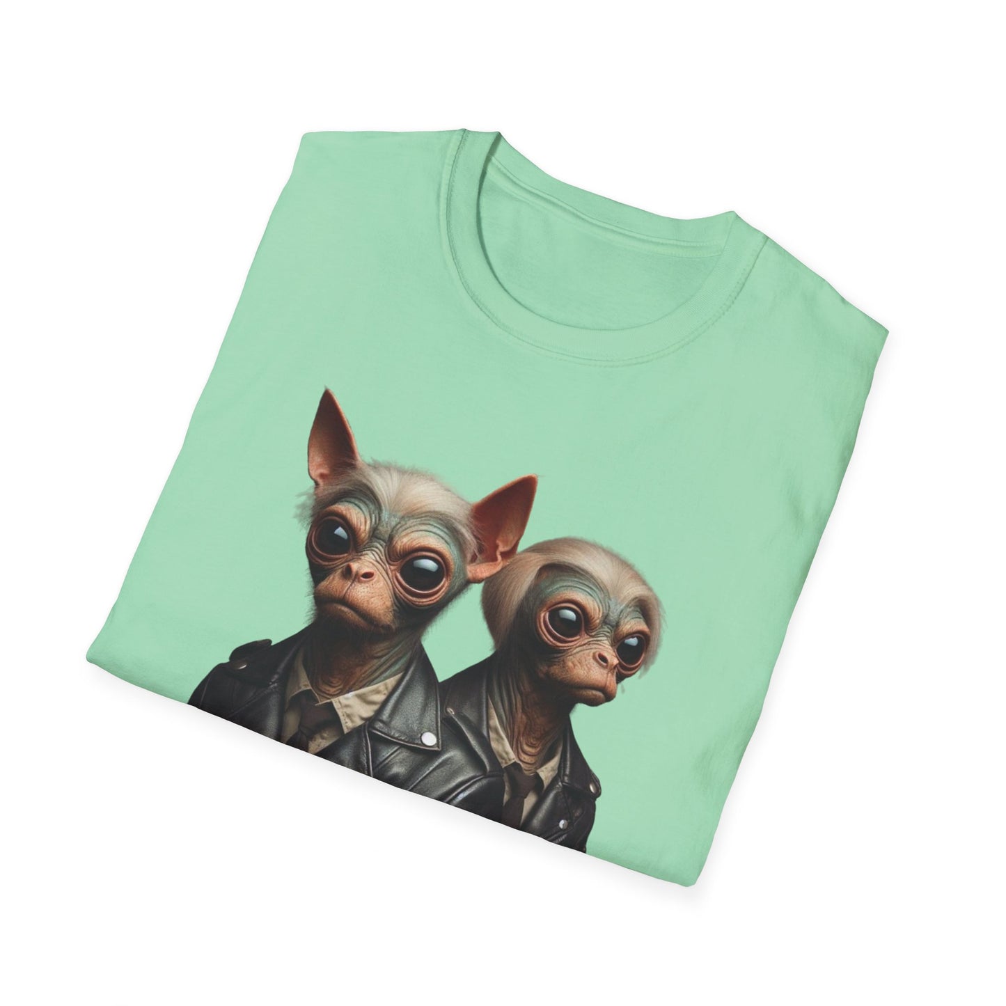 T-Shirt Alien Dog Bounty Hunter, Unique Sci-Fi Graphic Tee, Perfect for Casual Wear, Awesome Birthday Gift for Geeks