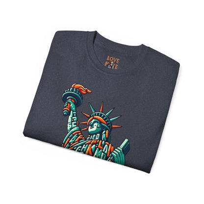 Retro 1970s Statue of Liberty Tee - Unisex Casual Wear T-Shirt - Iconic American Landmark Gift for All Ages