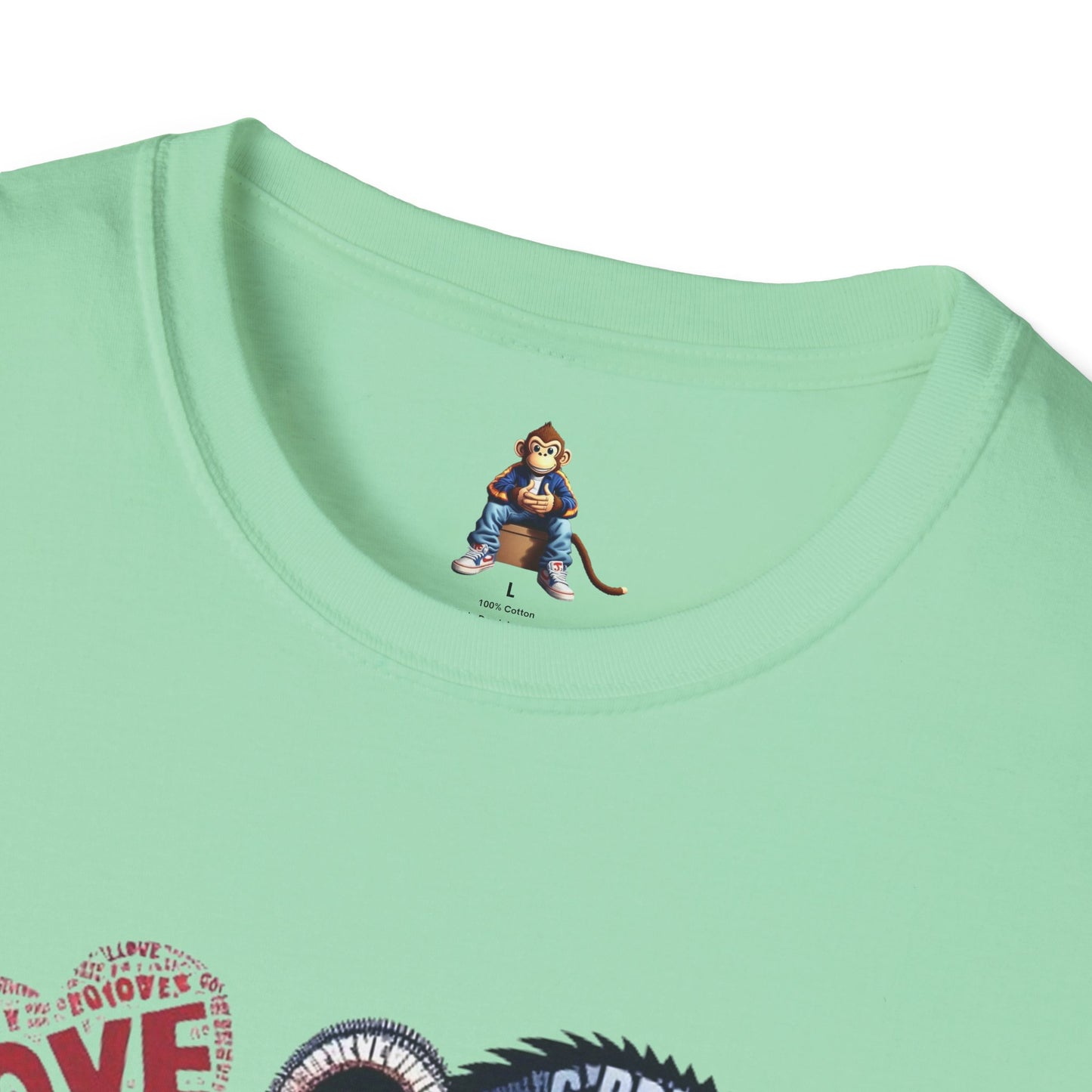 T-Shirt Love Monkey - Cool, Stylish & Trendy Unisex Softstyle Tee for Casual Wear, Perfect Gift for Friends and Family