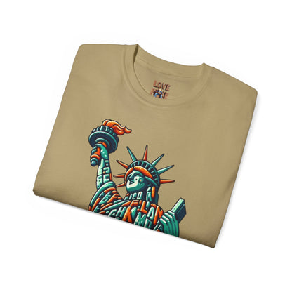 Retro 1970s Statue of Liberty Tee - Unisex Casual Wear T-Shirt - Iconic American Landmark Gift for All Ages