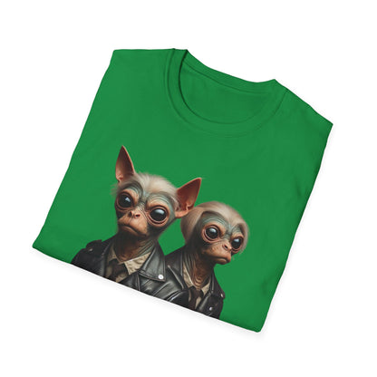 T-Shirt Alien Dog Bounty Hunter, Unique Sci-Fi Graphic Tee, Perfect for Casual Wear, Awesome Birthday Gift for Geeks