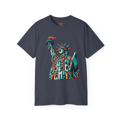 Retro 1970s Statue of Liberty Tee - Unisex Casual Wear T-Shirt - Iconic American Landmark Gift for All Ages